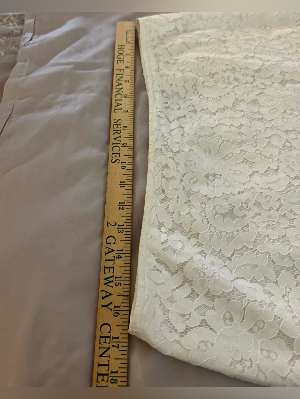 Liz Claiborne White Lace Pencil Skirt - Size 12 - Picture 9 of 11